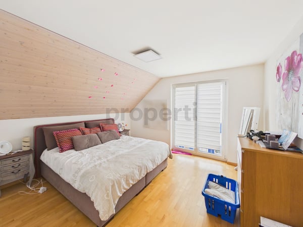 En Duplex, Belle Luminosité, Balcon Privé Ensoleillé, Chauffage au Sol, Accès Fauteuil Roulant avec Ascenseur & Écoles à 90m ! 6