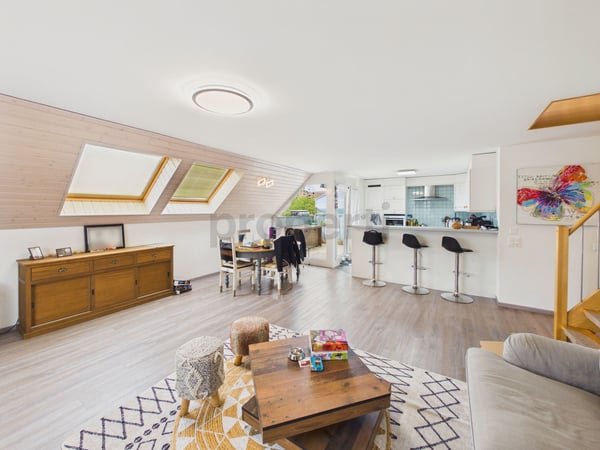 En Duplex, Belle Luminosité, Balcon Privé Ensoleillé, Chauffage au Sol, Accès Fauteuil Roulant avec Ascenseur & Écoles à 90m ! 2