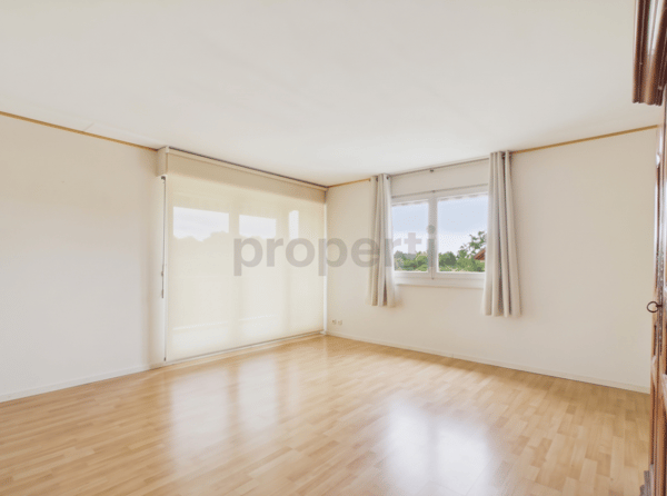 Balcon de 20 m², Cheminée, Box Fermé, Parking Extérieur & Rendement Stable à Choulex ! 4