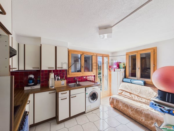 Chalet à rénover avec vue exceptionnelle et fort potentiel 12