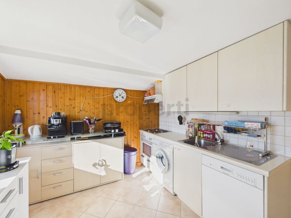 Chalet à rénover avec vue exceptionnelle et fort potentiel 4