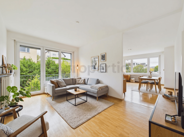 Grosszügige 30 m² Terrasse, Idyllischer Balkon & Familienfreundliche Lage! 1