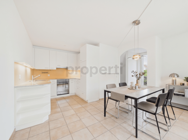 Traumhafte Aussicht, Privater Balkon & Grosszügiges Platzangebot im Kanton Zug! 6