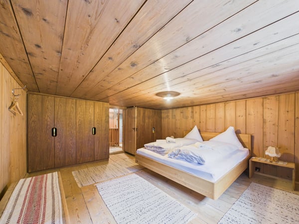Historisches Engadinerhaus (1723), Süd-Terrasse & Ganzjährige Erholung in Graubünden! 7