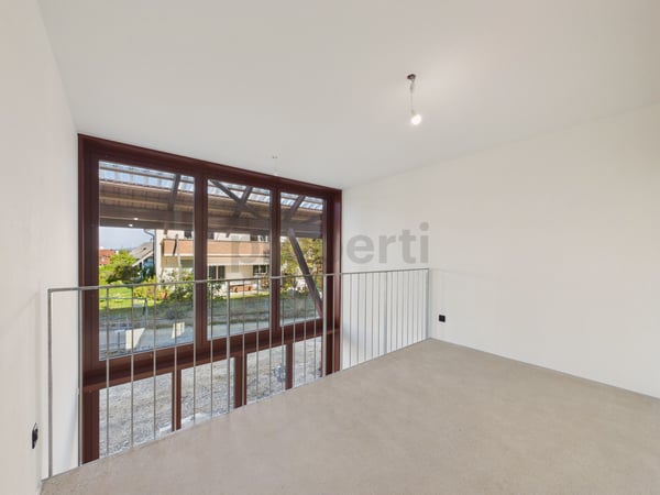 Erstbezug im Neubau (2026), Grosszügige Galerie & Ruhige Lage! 9