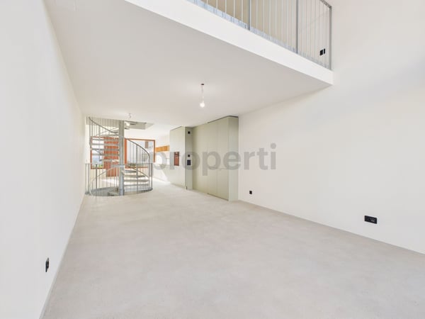 Erstbezug im Neubau (2026), Grosszügige Galerie & Ruhige Lage! 4