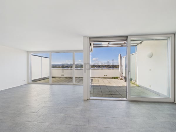 Panoramaterrasse mit Weitsicht, moderne Ausstattung & grosszügiges Raumangebot! 2