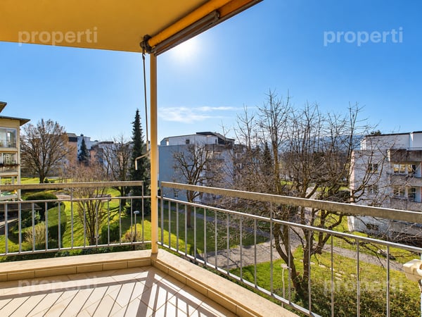 Gemütliches Cheminée, sonniger Balkon & helle Wohnräume! 12