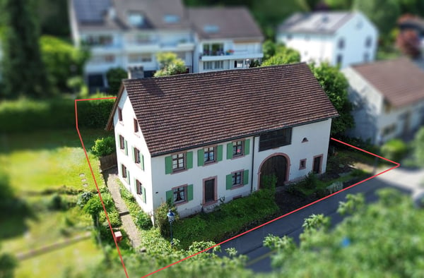 Bauernhaus mit Scheune und grossem Entwicklungspotenzial 1