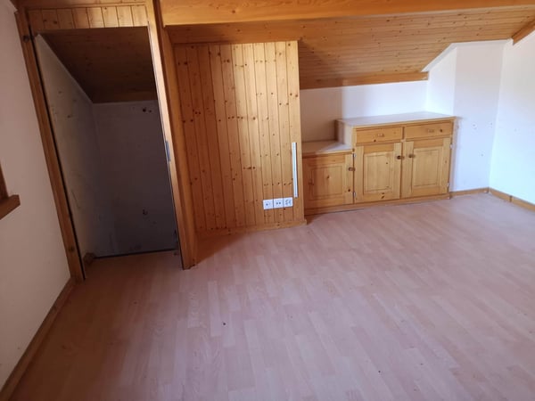 Werkstatt mit Hobby- oder Aufenthaltsraum 6