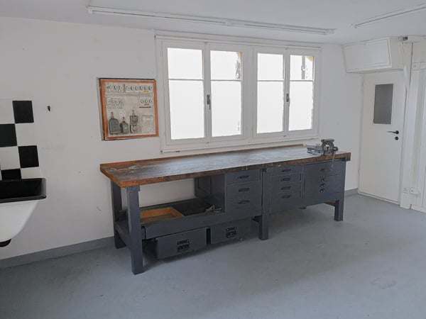 Werkstatt mit Hobby- oder Aufenthaltsraum 2