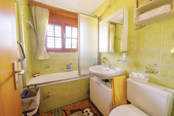 3.5 Zimmer-Ferienwohnung - Alpiner Rückzugsort mit sonnigem Balkon 8