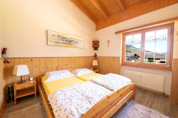 3.5 Zimmer-Ferienwohnung - Alpiner Rückzugsort mit sonnigem Balkon 6