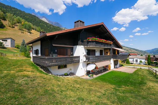 3.5 Zimmer-Ferienwohnung - Alpiner Rückzugsort mit sonnigem Balkon 11