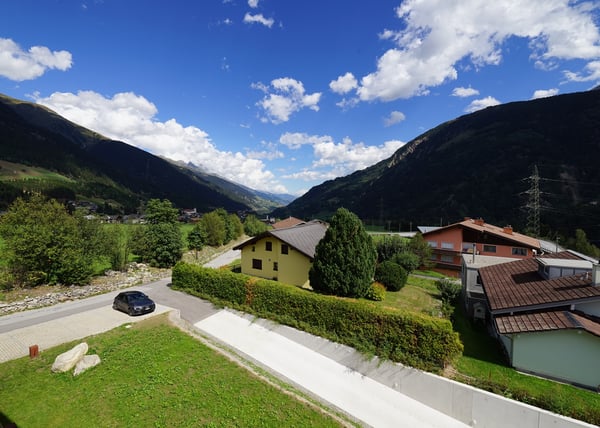 Möblierte 3.5 Zimmer-Ferienwohnung mit wunderschöner Aussicht 6