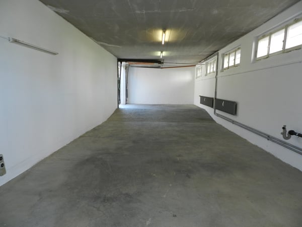 Praktisches Lager mit viel Stauraum in Hausen AG! 2