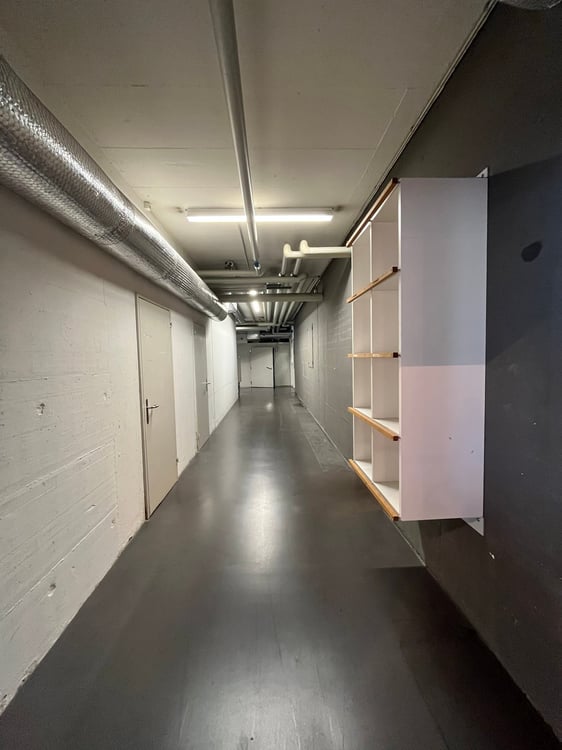 Repräsentatives Gewerbeobjekt mit Lager- und Gewerbeflächen – direkt an der A1! 9