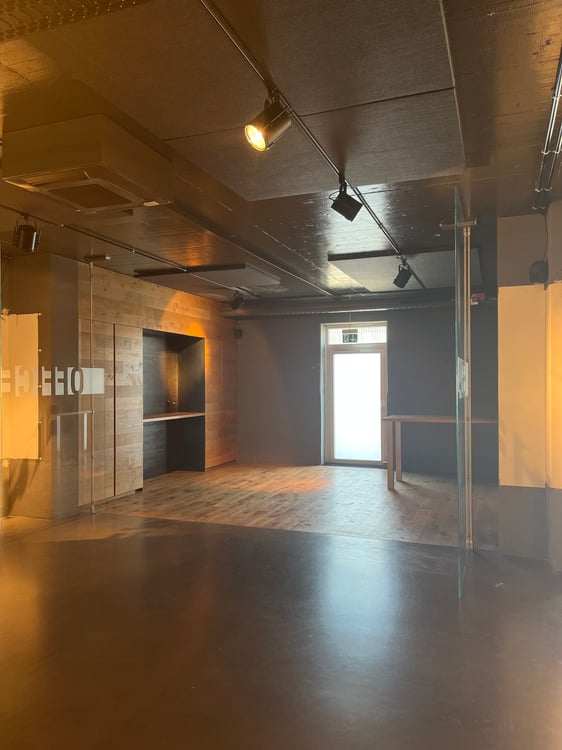 Repräsentatives Gewerbeobjekt mit Lager- und Gewerbeflächen – direkt an der A1! 6