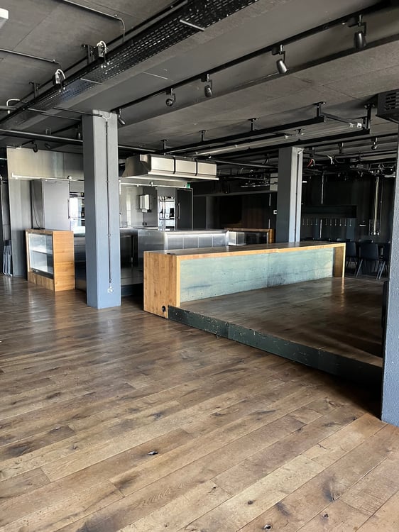 Repräsentatives Gewerbeobjekt mit Lager- und Gewerbeflächen – direkt an der A1! 8