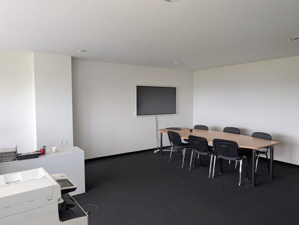 Grosszügiges Kleinbüro mit Blick auf den Zürichsee! 3