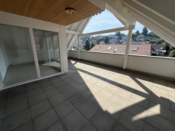 4.5-Zimmer-Dachwohnung mit Wintergarten, Dachstock & grosszügigen Aussenflächen 12