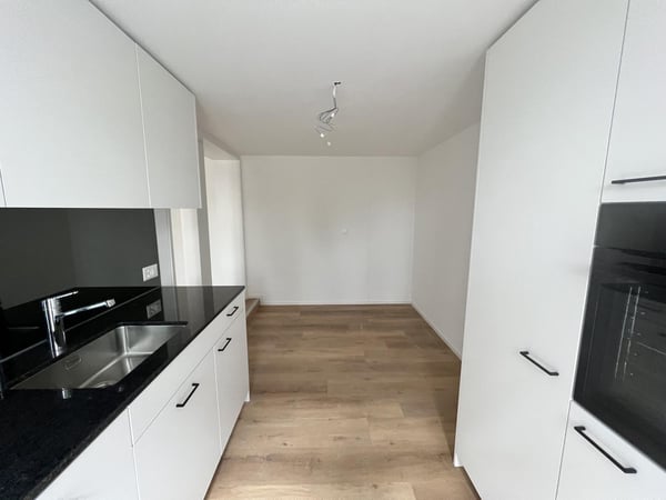 Erster Mietzins geschenkt: Neu sanierte 3.5-Zimmerwohnung zu vermieten 5
