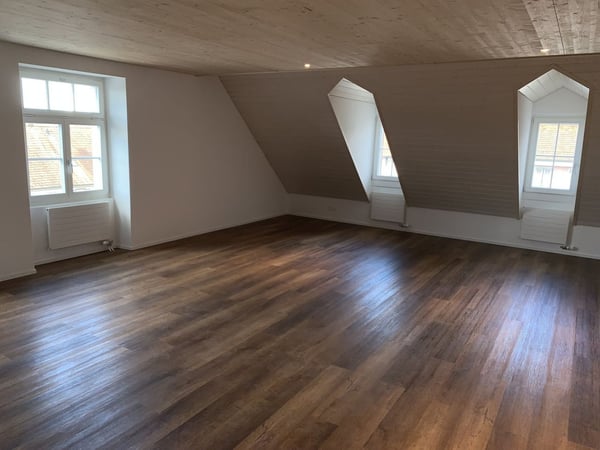 Schönes Loft mit Galerie zu vermieten