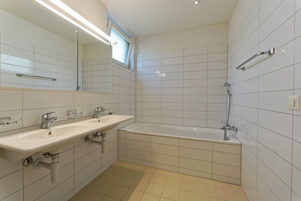 Gelgenheit in Oberrohrdorf: 4.5 Zimmer Gartenwohnung 8