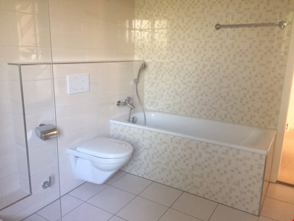 Charmante 4.5-Zimmer-Maisonette-Wohnung an der Haldenstrasse in Biel/Bienne 2