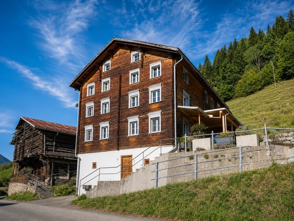 Charmantes 5-Zimmer-Maisonette in Andiast – Rustikales Alpenflair mit modernem Komfort 29