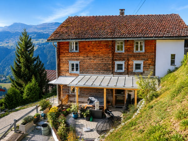Charmantes 5-Zimmer-Maisonette in Andiast – Rustikales Alpenflair mit modernem Komfort 28