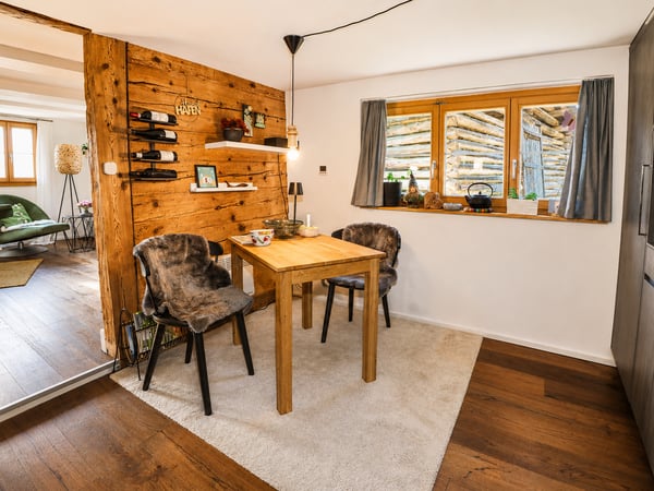 Charmantes 5-Zimmer-Maisonette in Andiast – Rustikales Alpenflair mit modernem Komfort 6