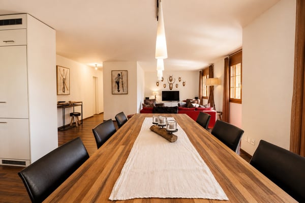 Charmante 3.5-/4.5-Zimmer-Wohnung mit Bergblick in Flims Waldhaus 3