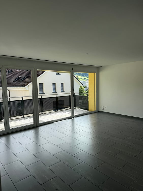 Sonnige 3.5-Zimmer-Wohnung im Herzen von Lachen 3