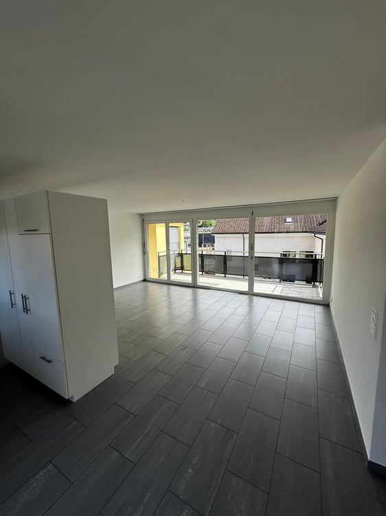 Sonnige 3.5-Zimmer-Wohnung im Herzen von Lachen 4