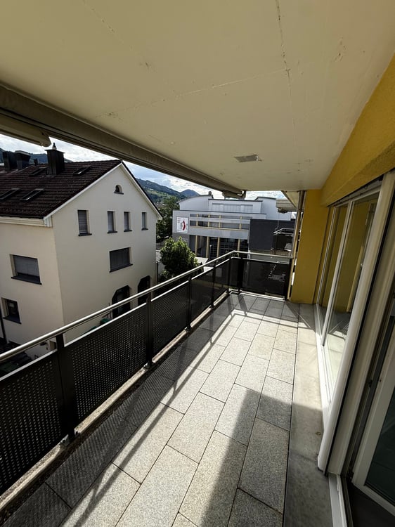 Sonnige 3.5-Zimmer-Wohnung im Herzen von Lachen 11