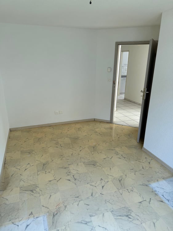 Charmante 4-Zimmer-Wohnung im Herzen von Siebnen SZ 7