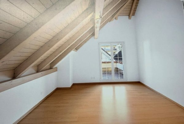Charmantes 6.5-Zimmer-Doppelhaus an ruhiger Lage in Buttikon SZ 5