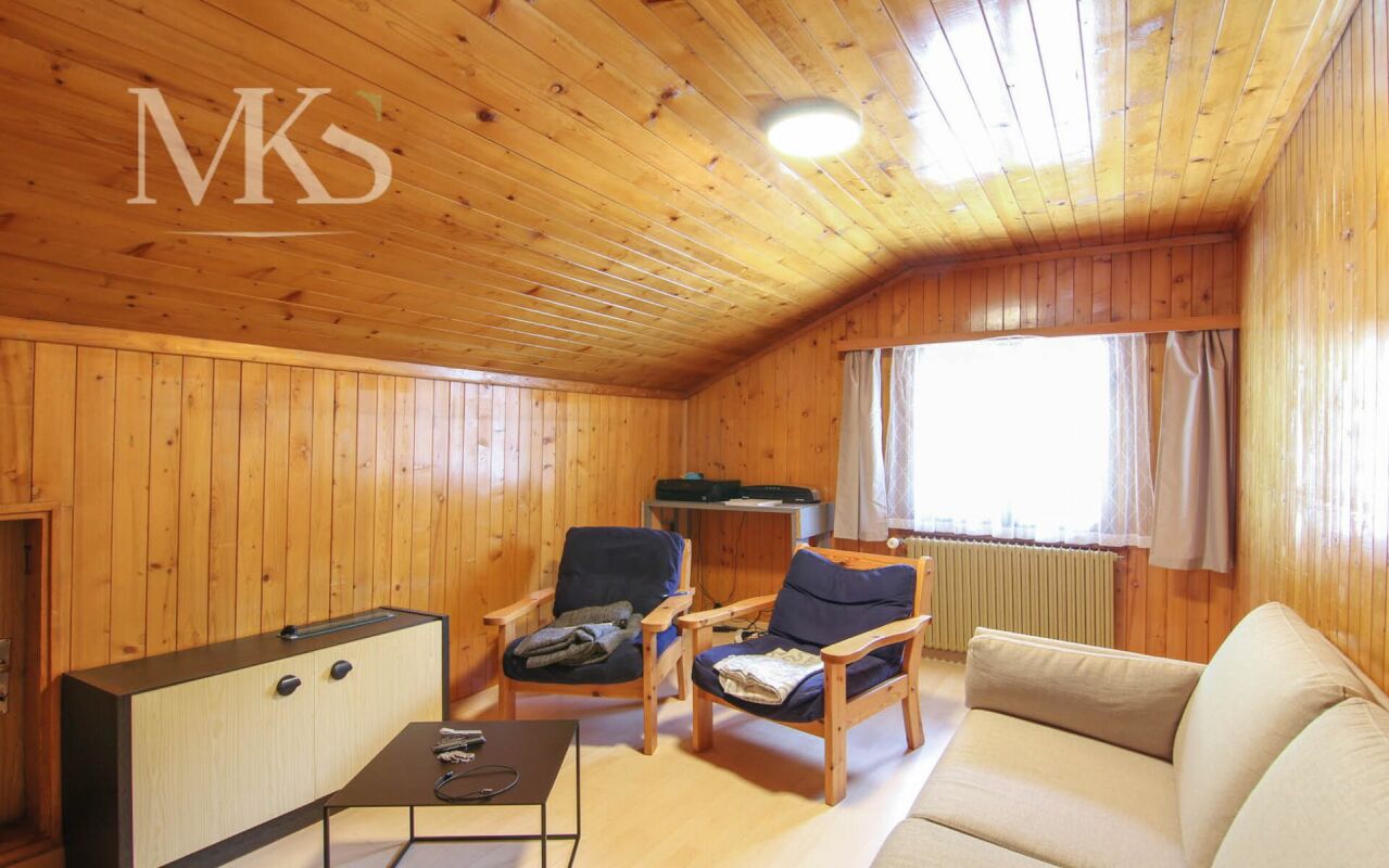 Appartement mansardé confortable directement sur le chemin Goms