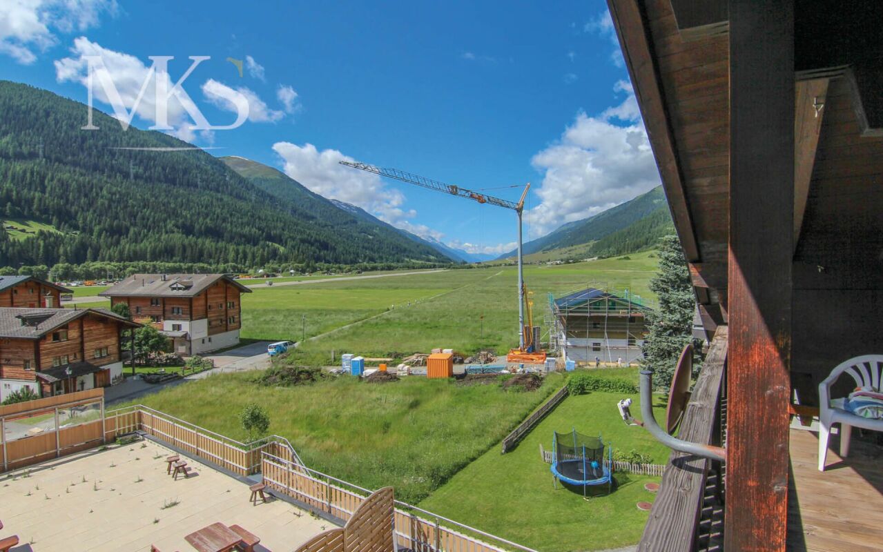 Appartement mansardé confortable directement sur le chemin Goms
