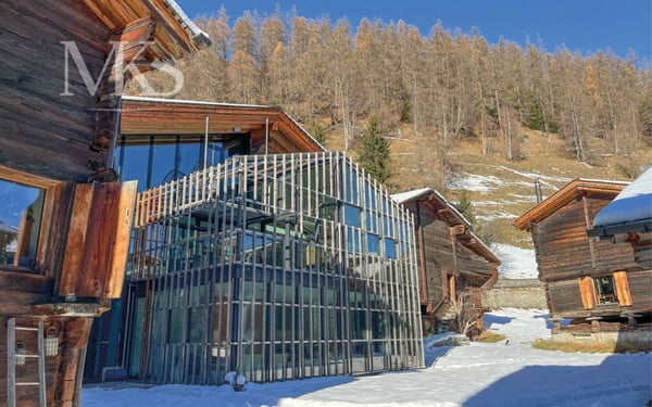 Exklusive Duplex-Luxuswohnung im umgebauten Stall im Herzen von Geschinen 2