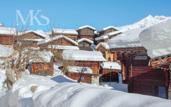 Exklusive Duplex-Luxuswohnung im umgebauten Stall im Herzen von Geschinen 24