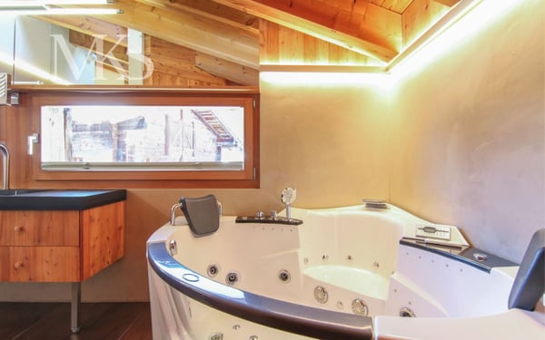 Exklusive Duplex-Luxuswohnung im umgebauten Stall im Herzen von Geschinen 12