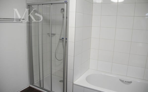 3.5 Zimmer Wohnung auf 104 m2, Balkon und schöner ruhiger Sitzplatz im Grünen 7