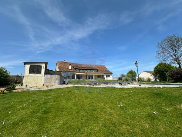 Wunderschöne Villa mit Pool und viel Land ev. mit Gärtnerei und Resto 2