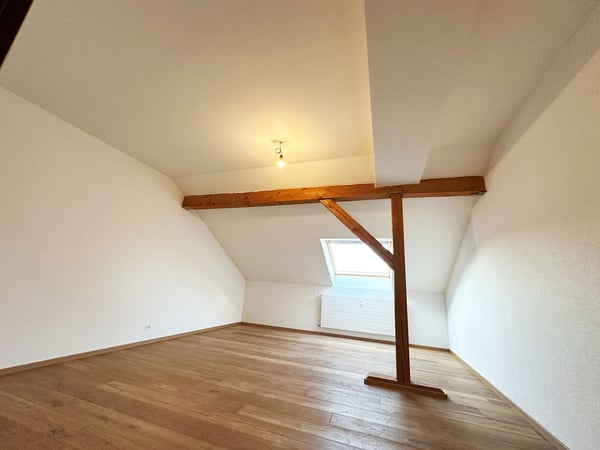 Wunderschöne, 111m2 grosse und gemütliche Dachwohnung mit Balkon 4