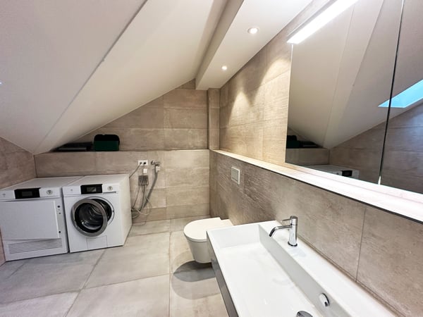 Wunderschöne, 111m2 grosse und gemütliche Dachwohnung mit Balkon 7