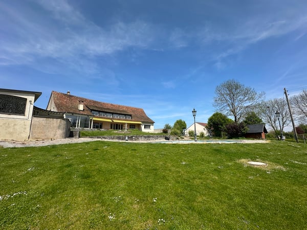 Wunderschöne Villa mit Pool auf über 4'000m2 Land 4