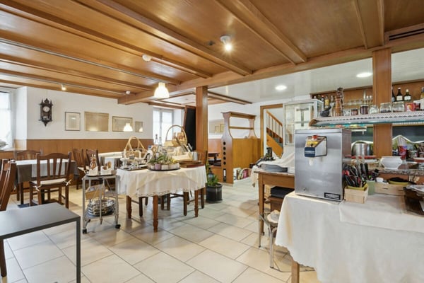 1-Zimmer-Einfamilienhaus mit Restaurant 2