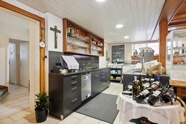 1-Zimmer-Einfamilienhaus mit Restaurant 4